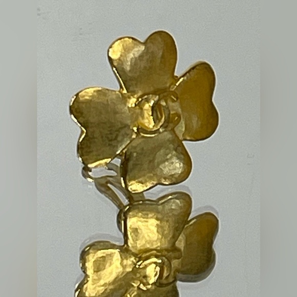 CHANEL CC Clover Clip On Earrings With Box - Picture 5 of 14